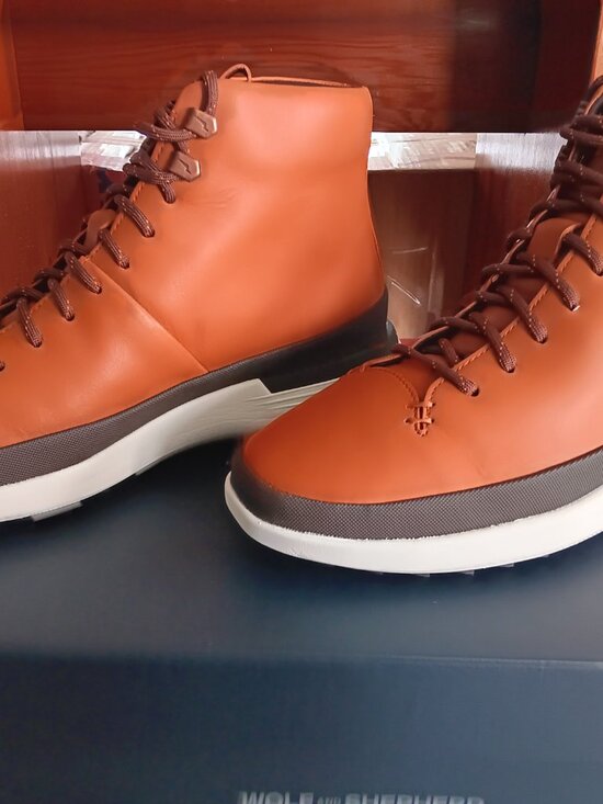 Wolf and Shepherd Mens dress boots.  Size 9. main image 4